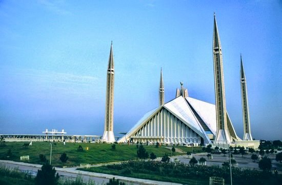 Day trips from Mirpur — Islamabad and Lahore for British Pakistani visitors